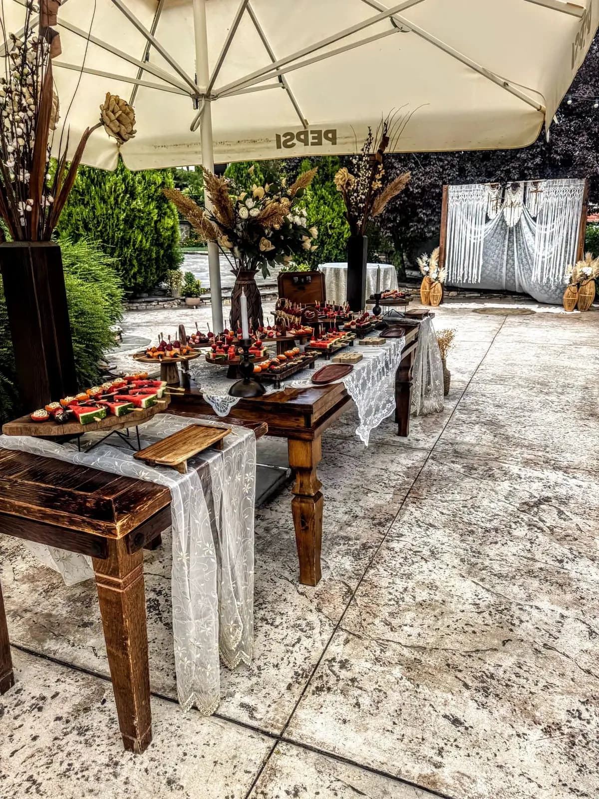 Закуска на блок маса в ресторанта на Боже Име Spa & Park